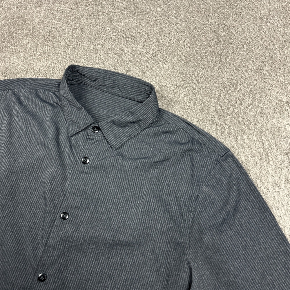 Lululemon Shirt Mens Medium Button Up Gray Striped Button Up Stretch